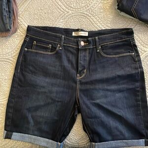 Levi Bermuda shorts size 14